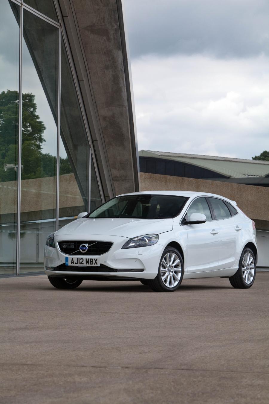  Volvo V40 2012 года  (фото 27 из 183)